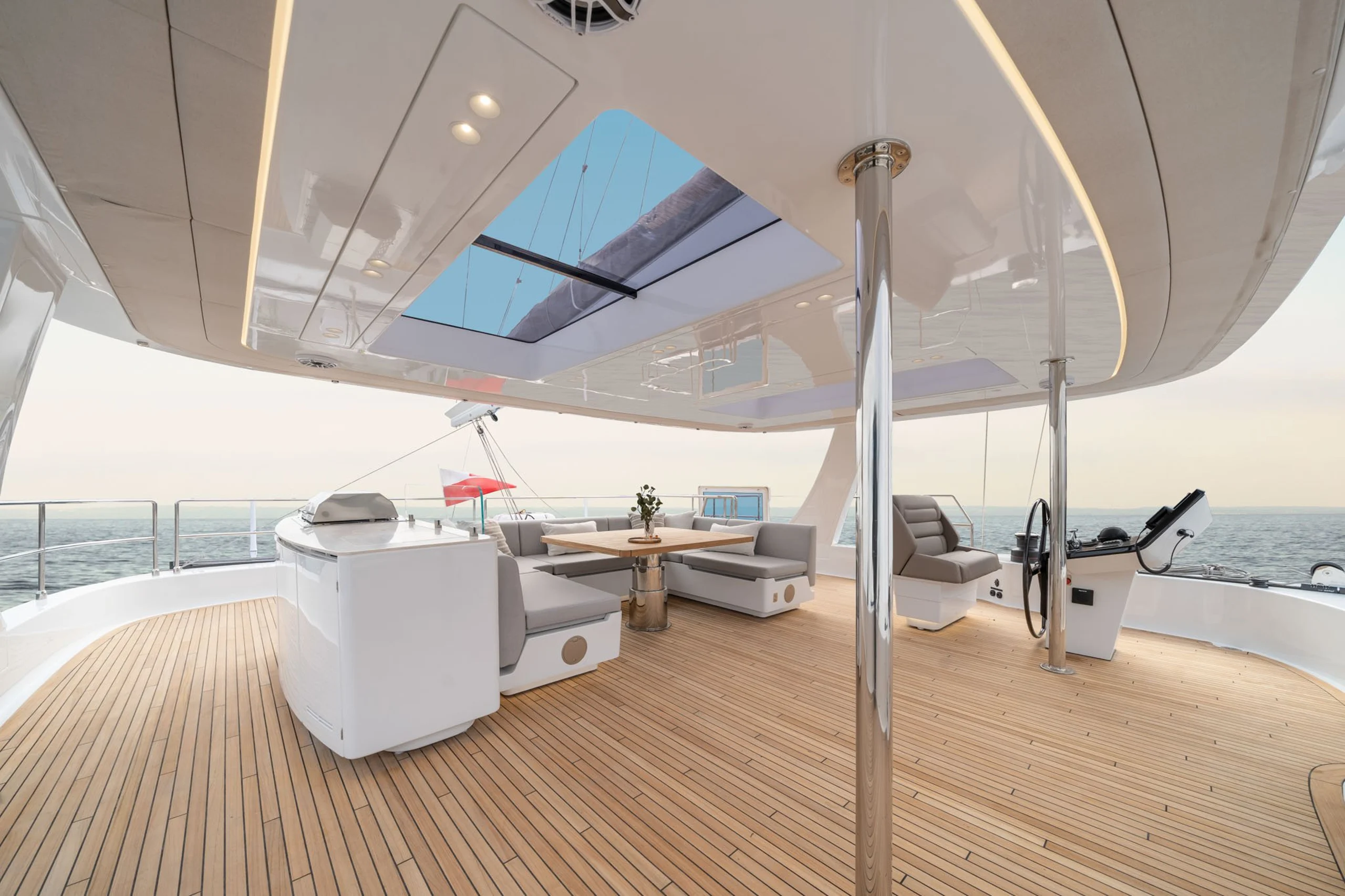 Mint_Marine_Sunreef-70-Sail_ANKAWER-VI_06